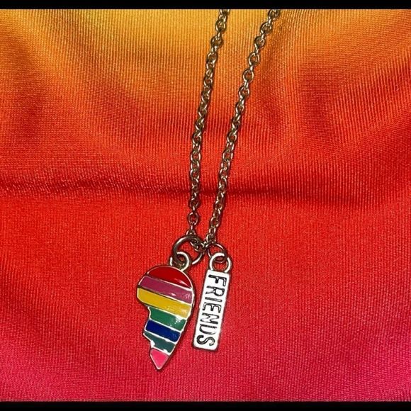 Friends & Rainbows Vintage Necklace - Picture 4 of 9